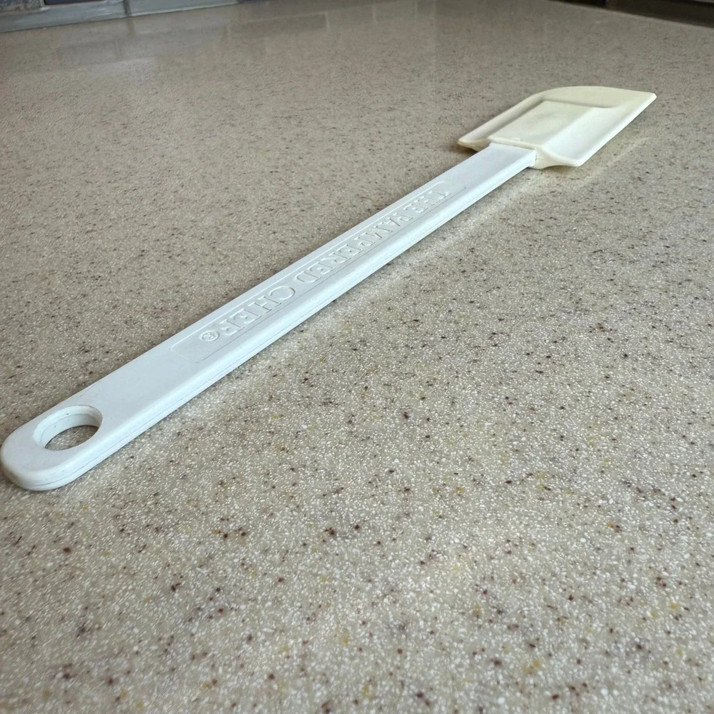 Vintage The Pampered Chef Classic Scraper White Silicone Spatula 11